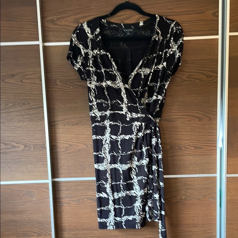 Banana Republic Black and Cream Patterned Wrap Dress